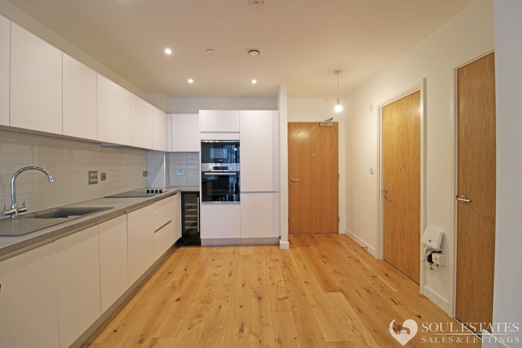 Property photo 2 of 10 Kitchen