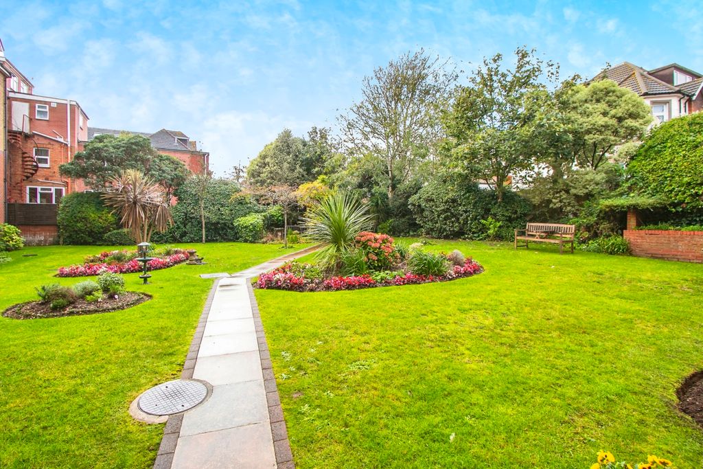 Property photo 1 of 14 Photography