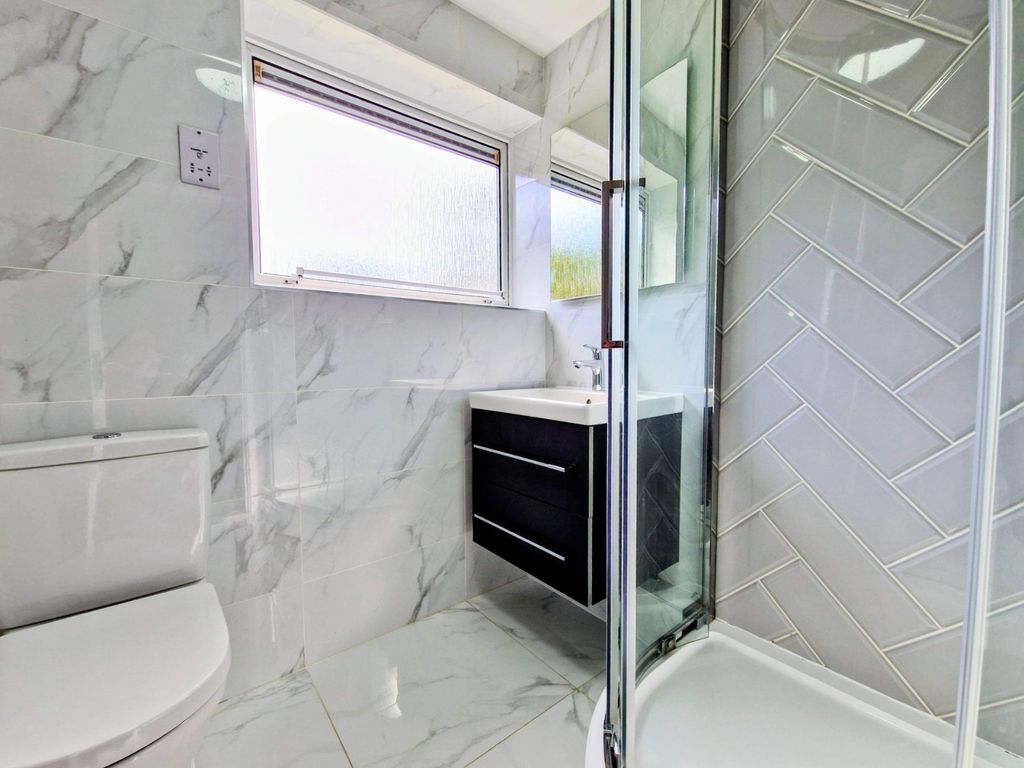 Property photo 3 of 10 Picture No. 13