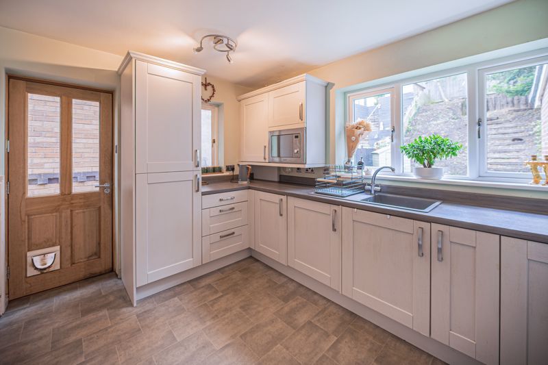 Property photo 3 of 14 Photo 24