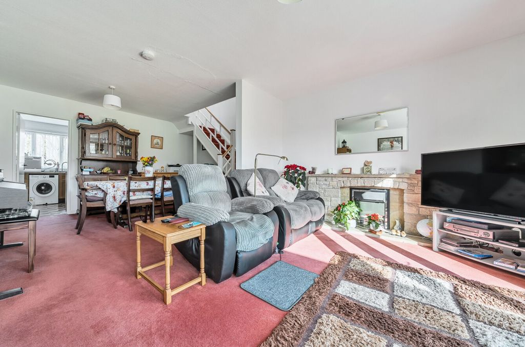 Property photo 2 of 19