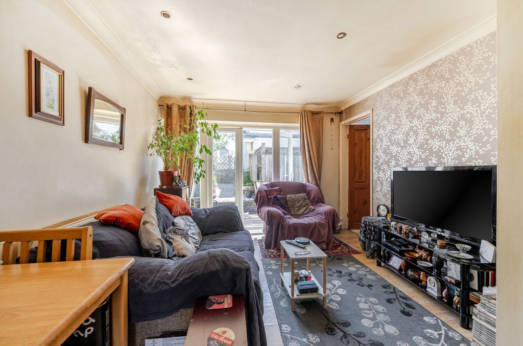 Property photo 3 of 15 1464525-8-6A15Ad4...