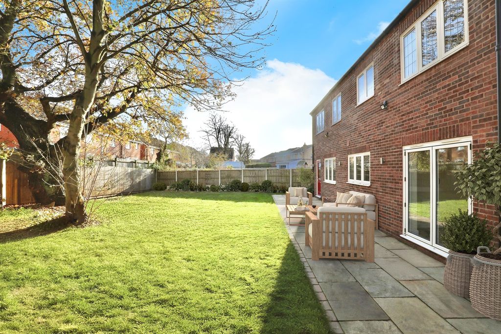 Property photo 2 of 10