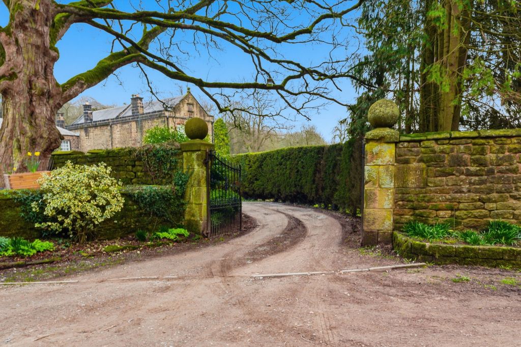 Property photo 2 of 57