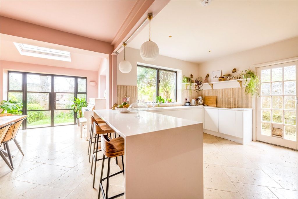 Property photo 2 of 24 Picture No. 06