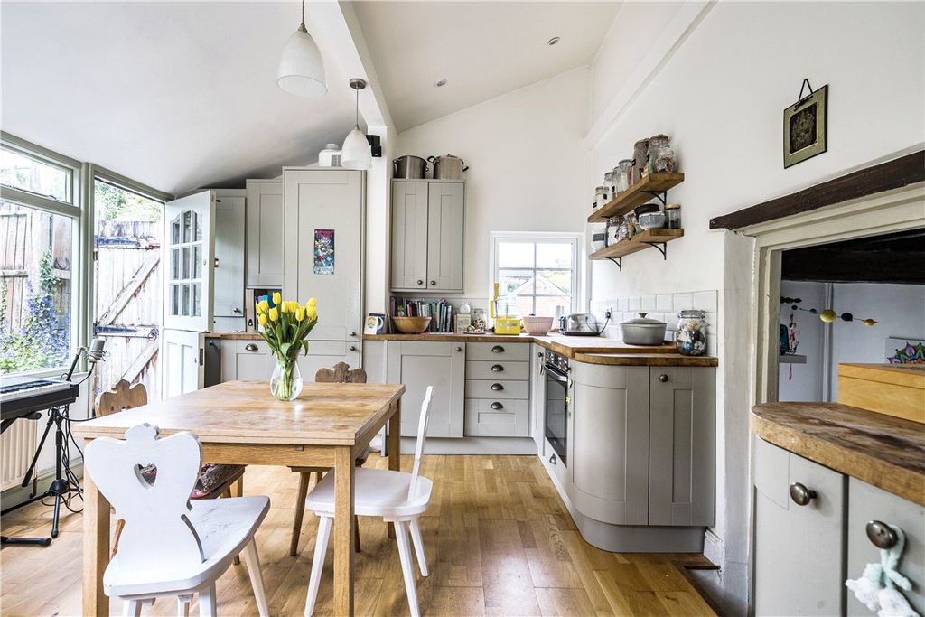 Property photo 3 of 17 Kitchen / Diner
