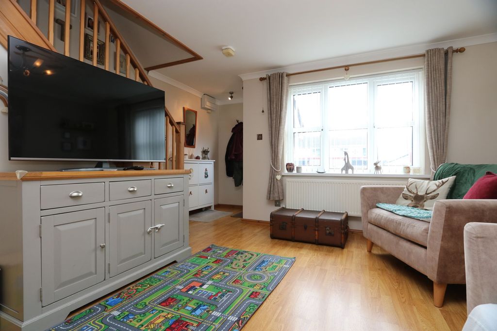 Property photo 3 of 21