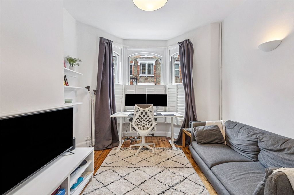 Property photo 3 of 10 Picture No. 12