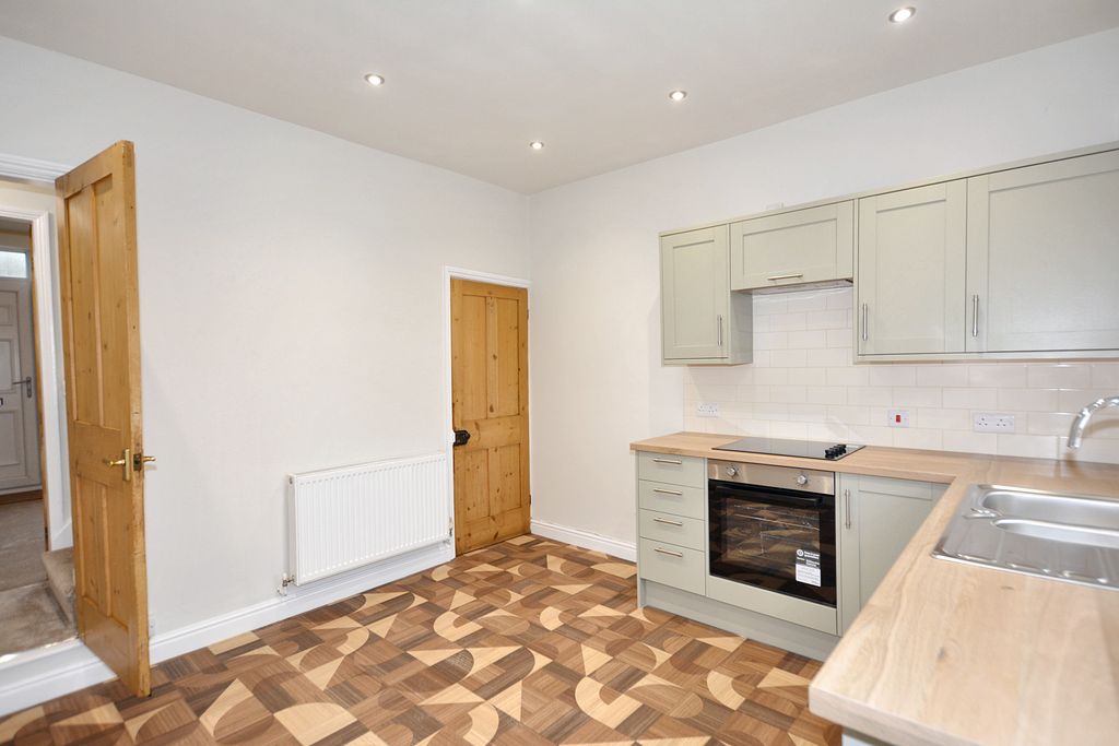 Property photo 3 of 11 Breakfast Kitchen