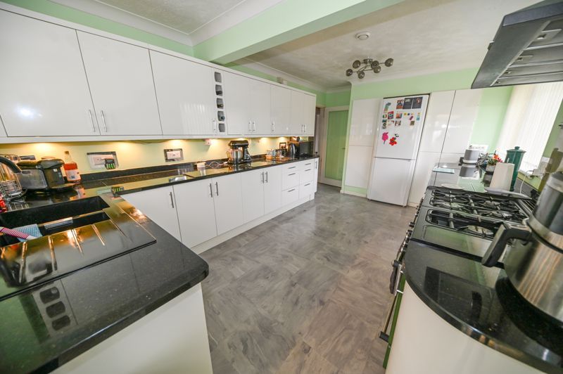 Property photo 3 of 11 Photo 11