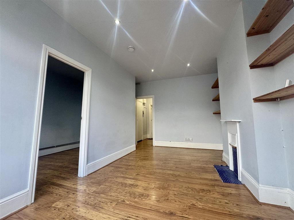 Property photo 1 of 6 Main Picture