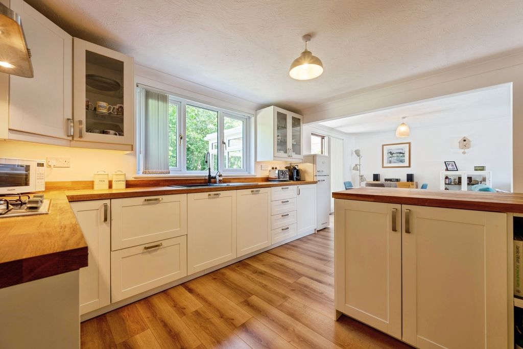 Property photo 2 of 14 Pbox-Img.Jpg