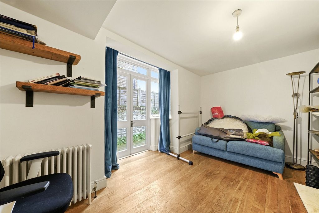 Property photo 1 of 9