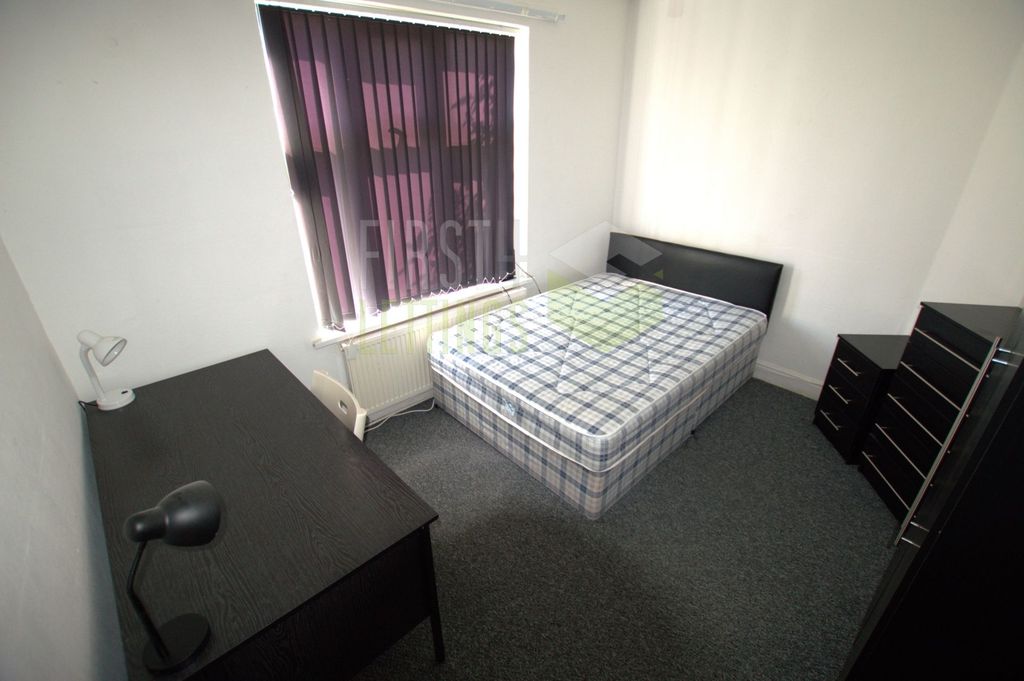 Property photo 1 of 11 Photo 3