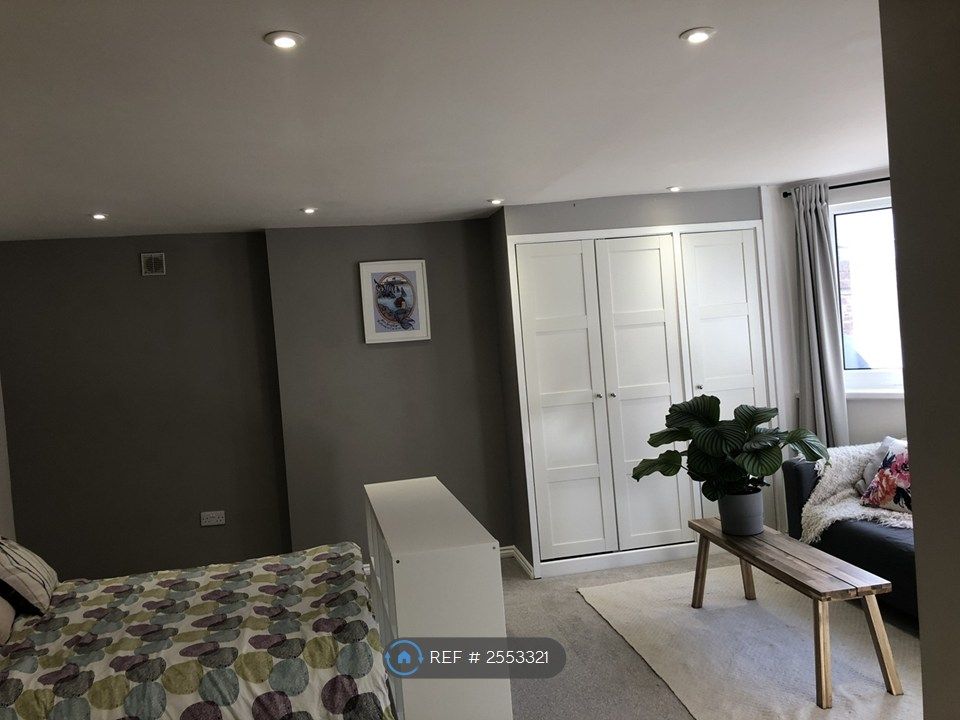 Property photo 3 of 21 Flat 1 Auckland Road East
