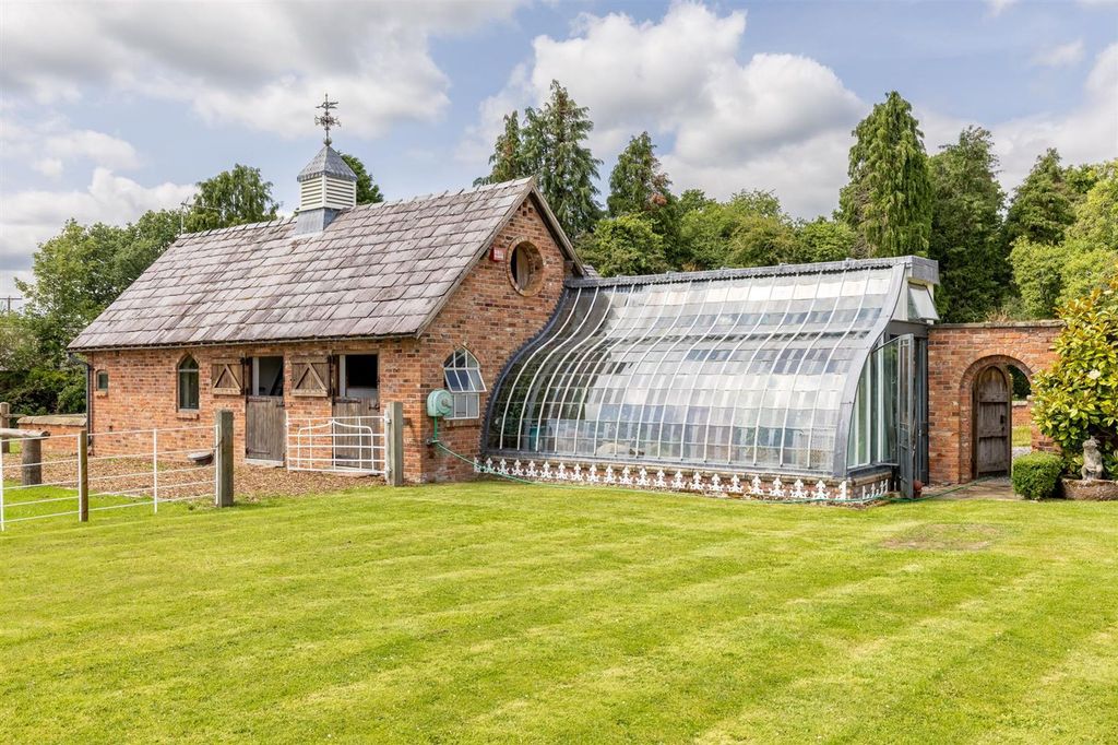 Property photo 2 of 54 Windmillcottage.B-24.Jpg