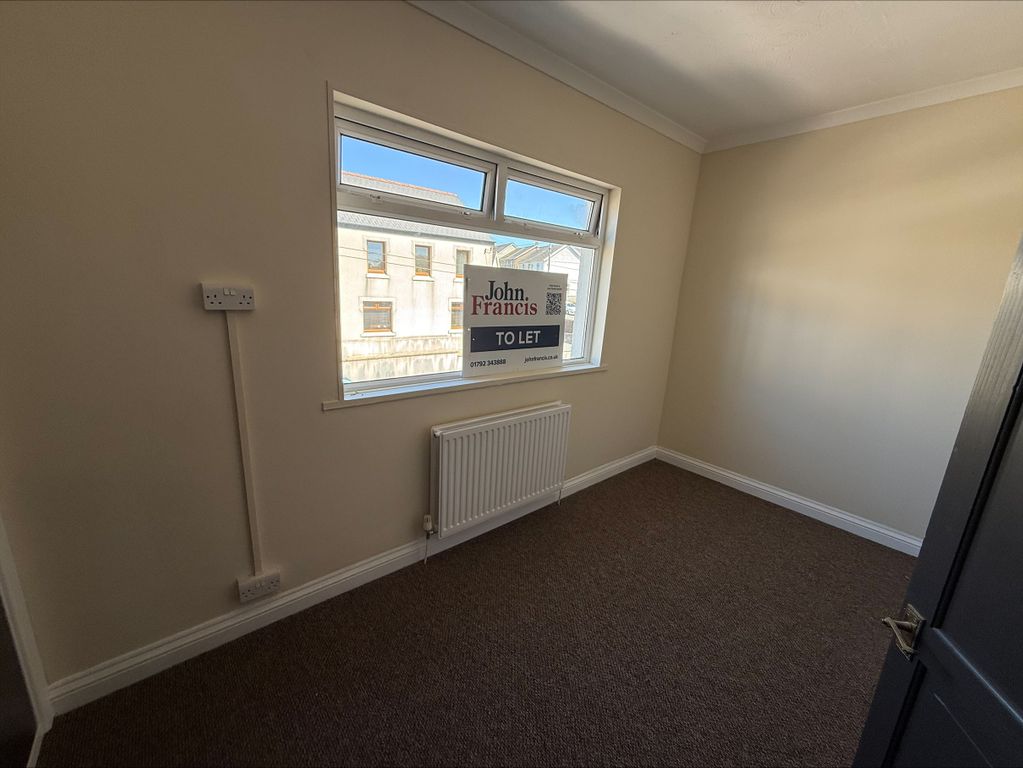 Additional image 9 of 4 bed property to rentWalter Road, Ammanford SA18