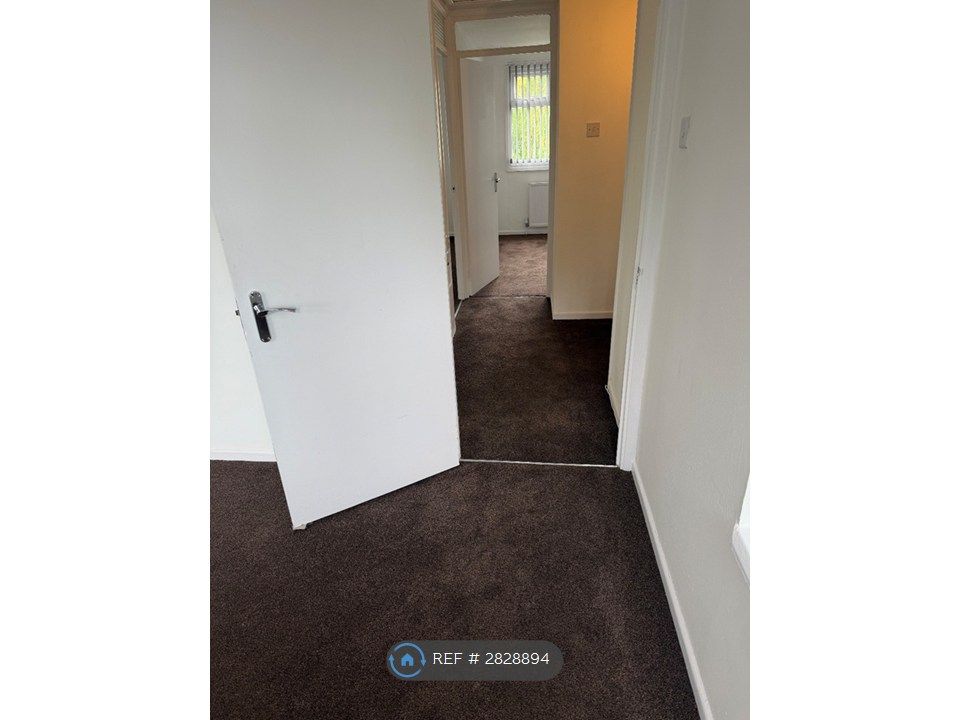 Property photo 3 of 15 Bedrooms & Corridor