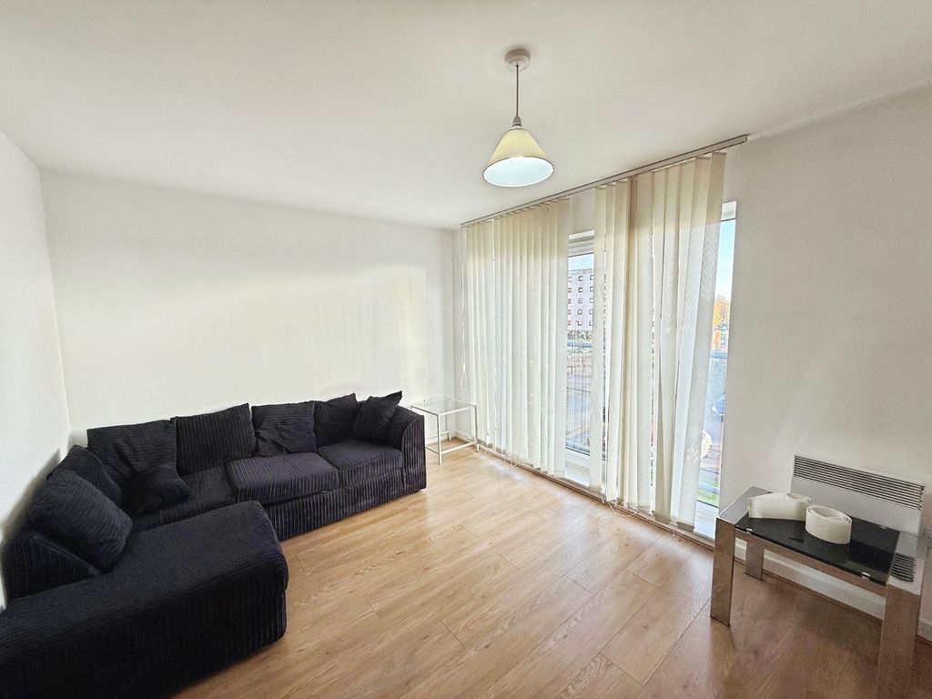 Property photo 3 of 11 Picture No. 18