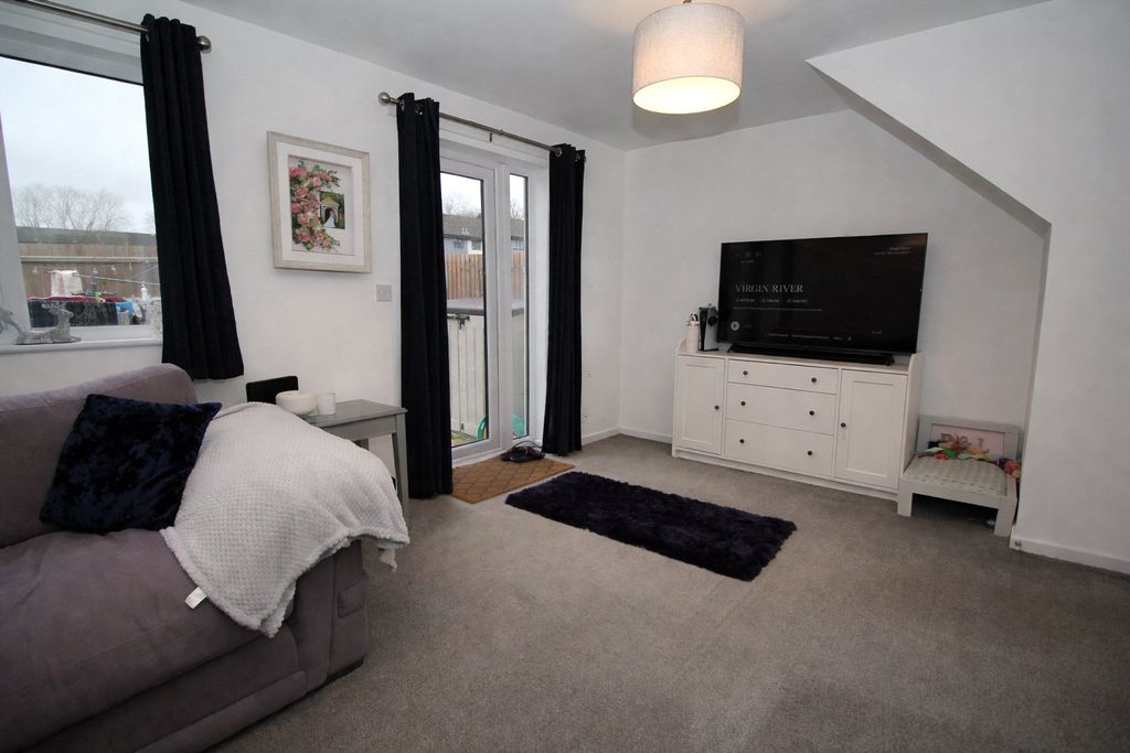 Property photo 3 of 8 Picture No. 14