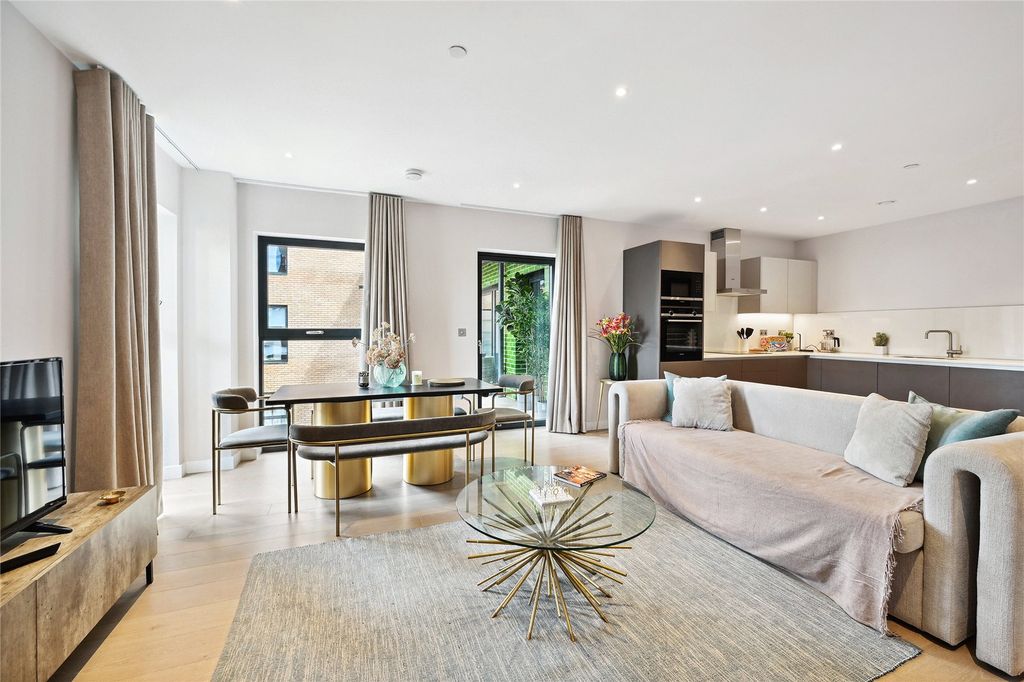 Property photo 1 of 18 Open Living