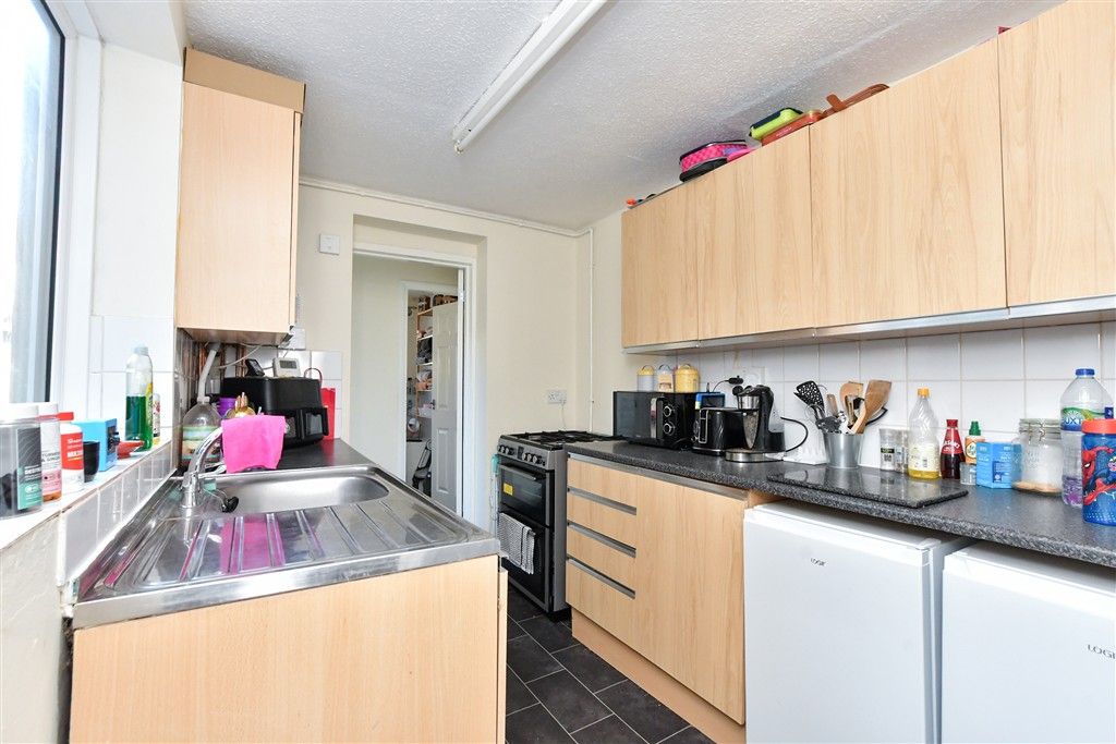 Property photo 3 of 15 Kitchen