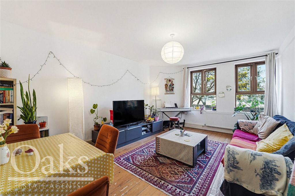 Property photo 2 of 12 Picture No. 11