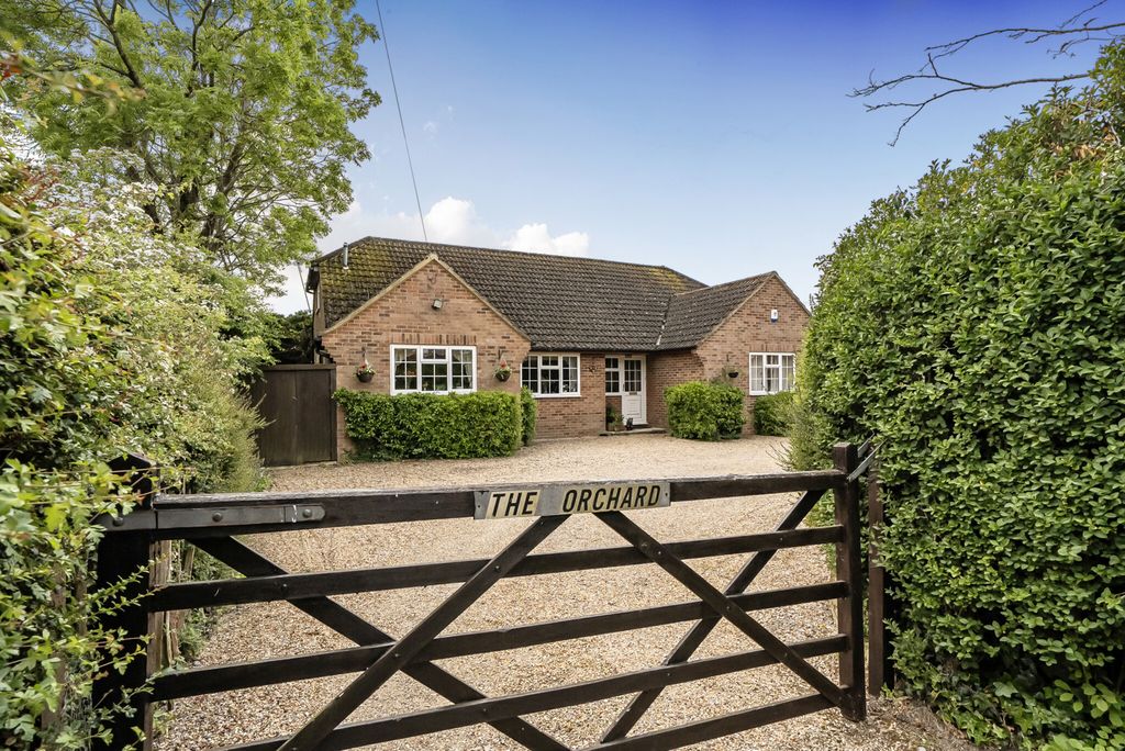 Property photo 1 of 37 1457203-17-6A01dc...