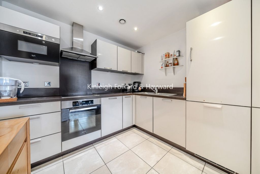 Property photo 2 of 6 9d3E7Edb-9c07-4580-A