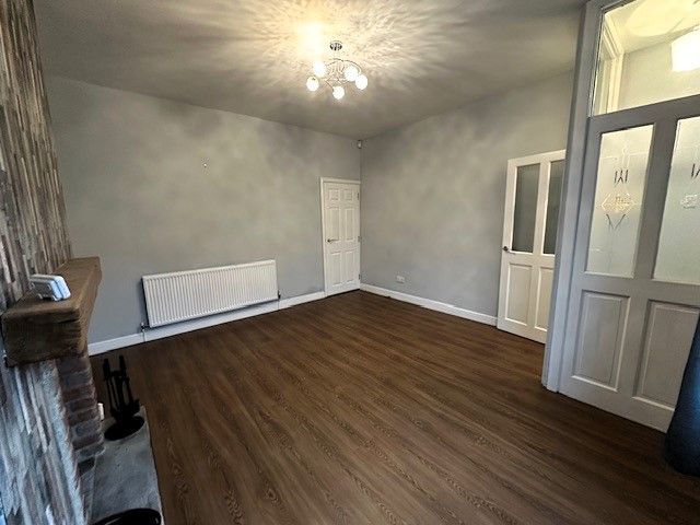 Property photo 3 of 27 Lounge