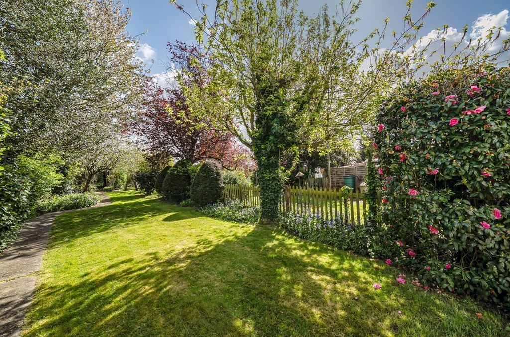 Property photo 2 of 18 Rear Garden Angle 1