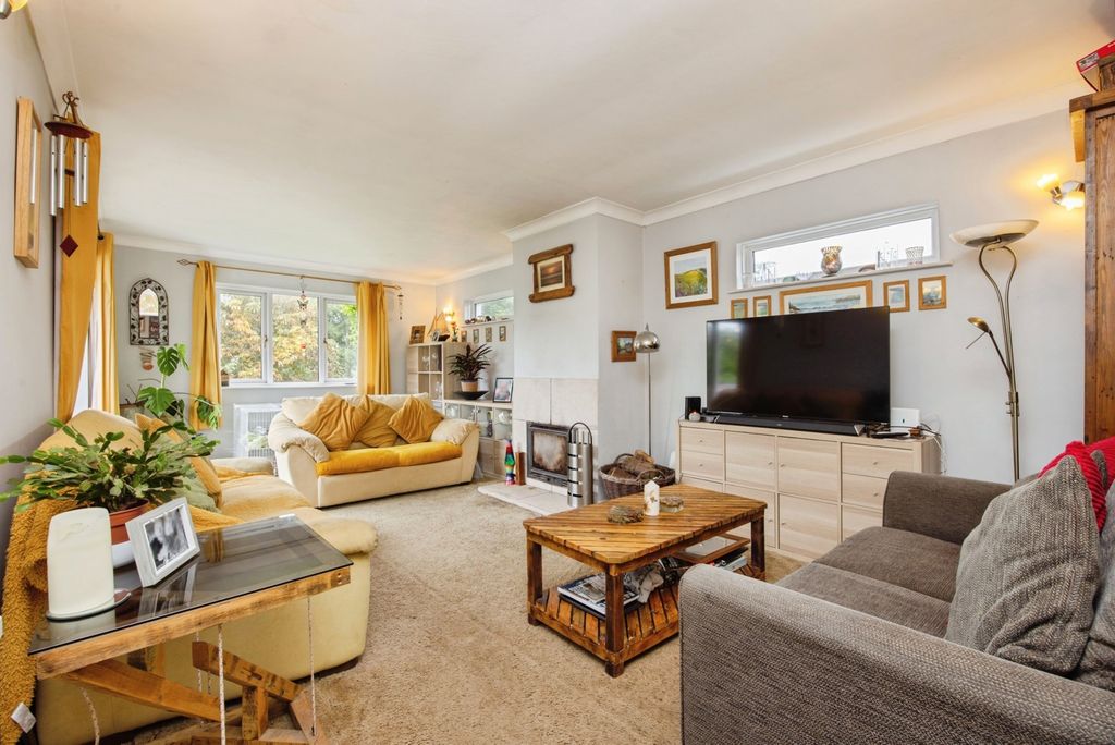 Property photo 2 of 17 Photo