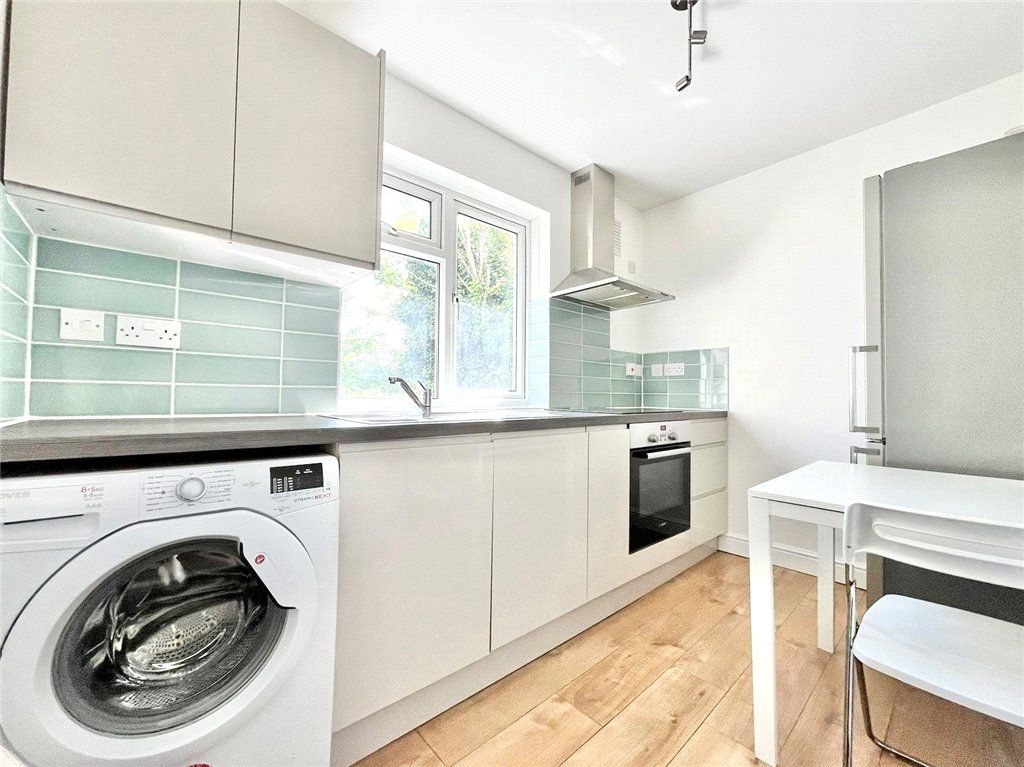 Property photo 3 of 7 Kitchen