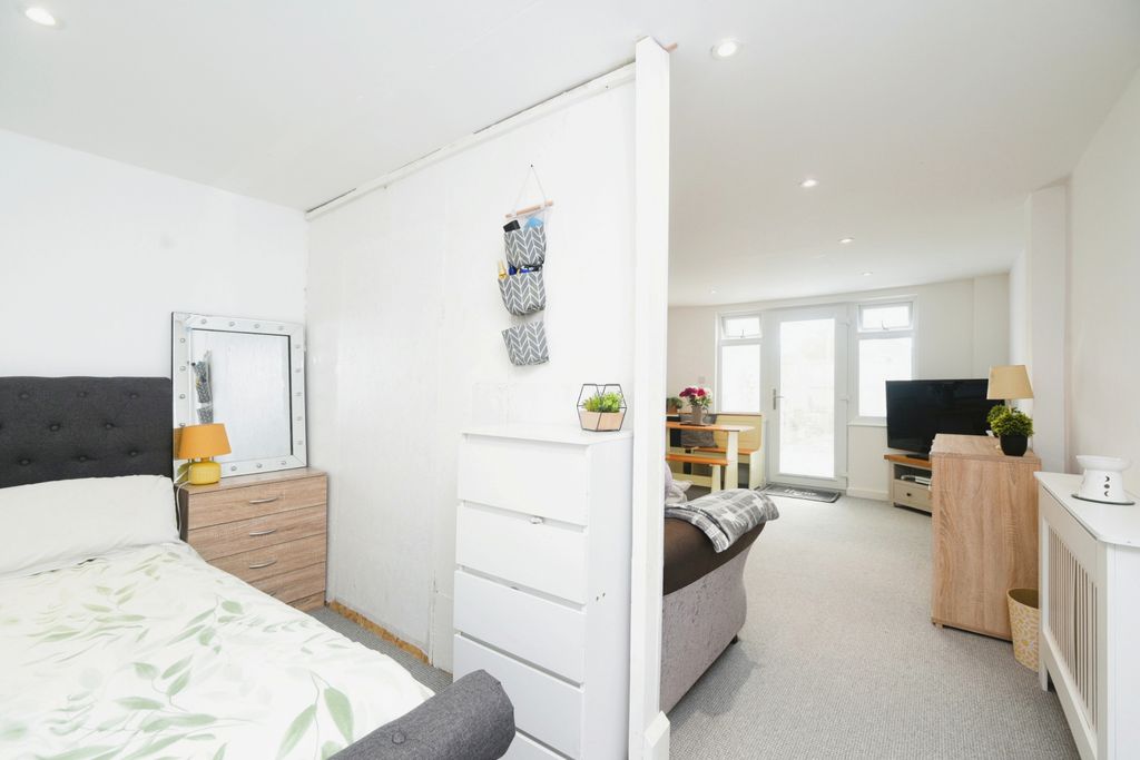 Additional image 16 of 5 bed detached bungalow for saleSwan Meadow, Pewsey SN9