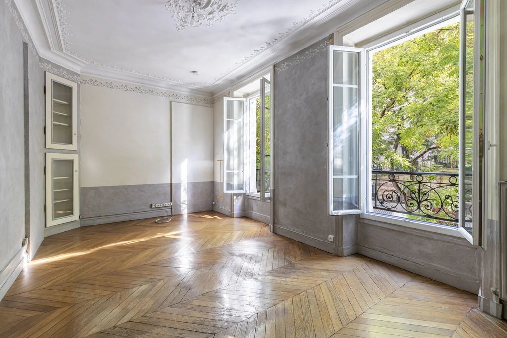 Property photo 1 of 9 Two-Bedroom Flat On Rue De Tolbiac