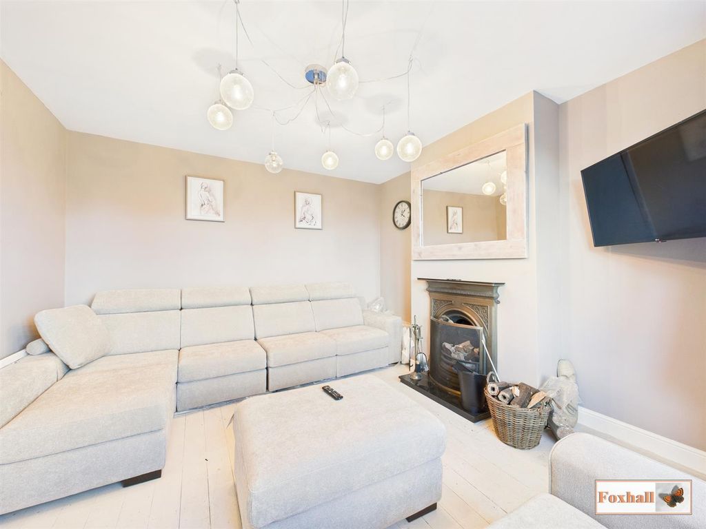 Property photo 2 of 24 Lounge