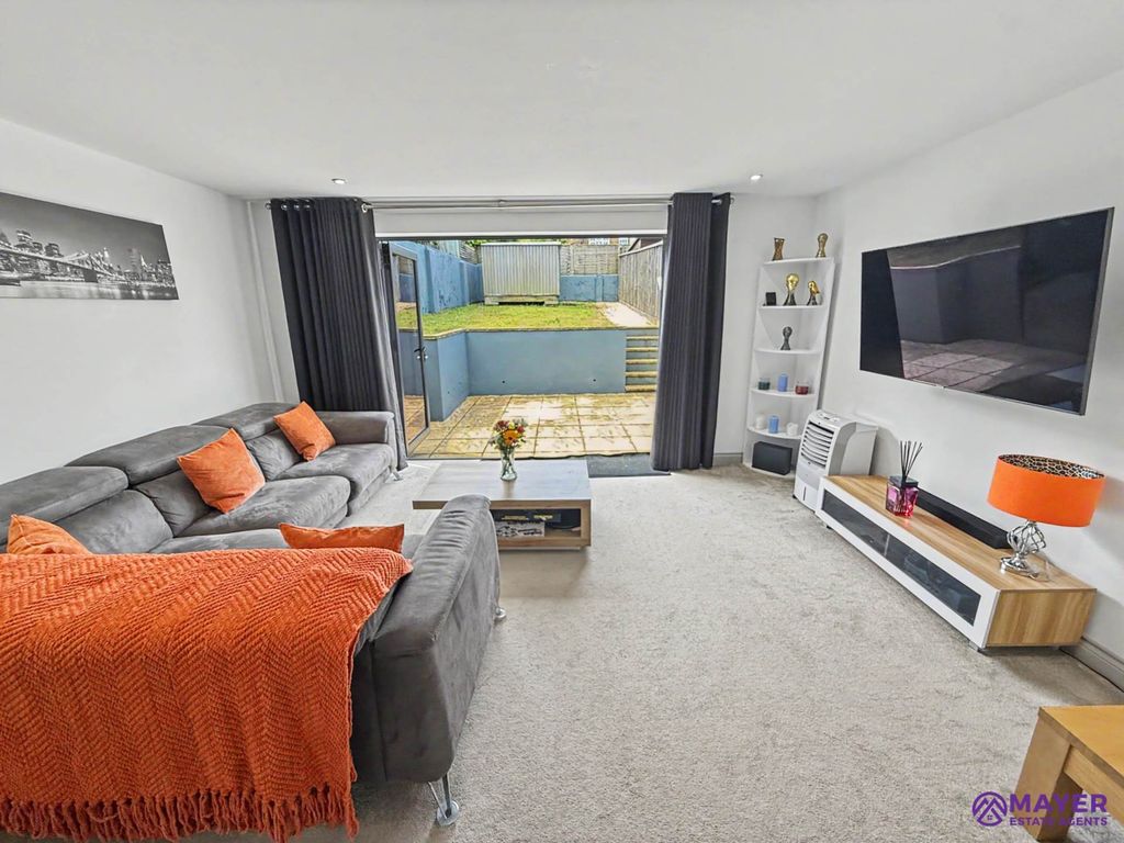 Property photo 2 of 16