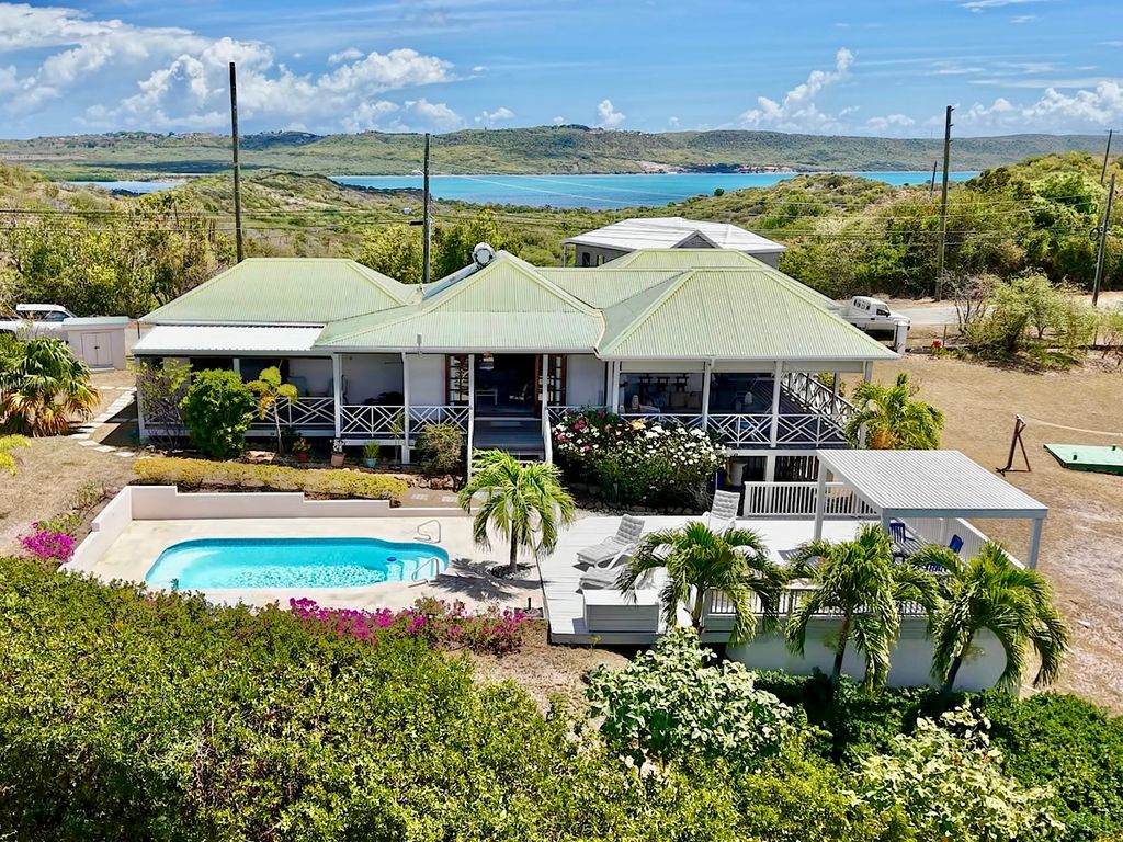 Property photo 2 of 37