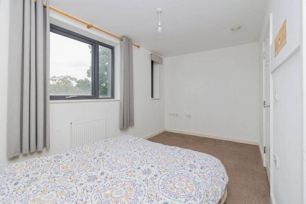 Property photo 3 of 17 Photo