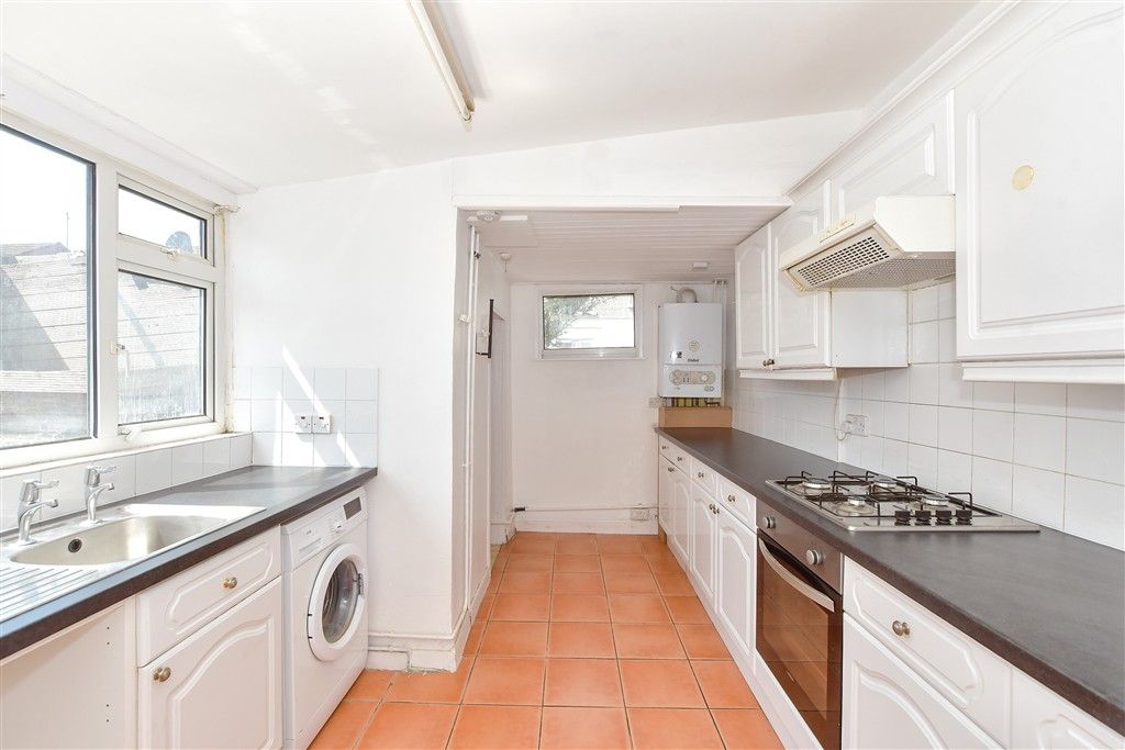 Property photo 2 of 10 Kitchen