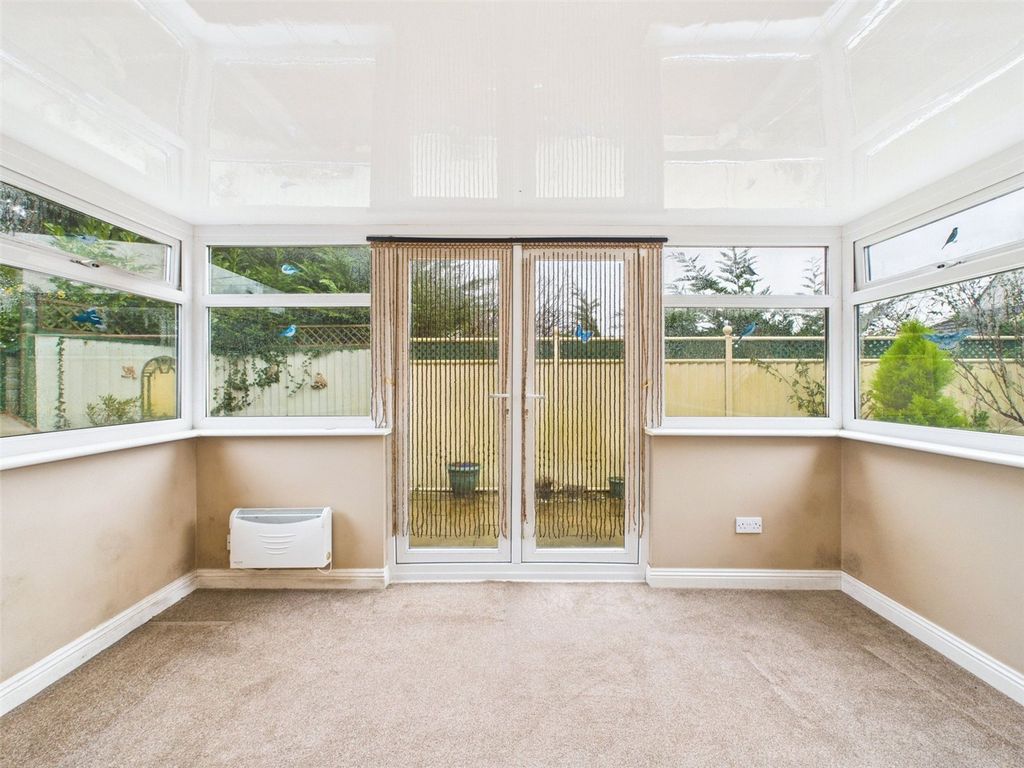 Property photo 3 of 12 Conservatory