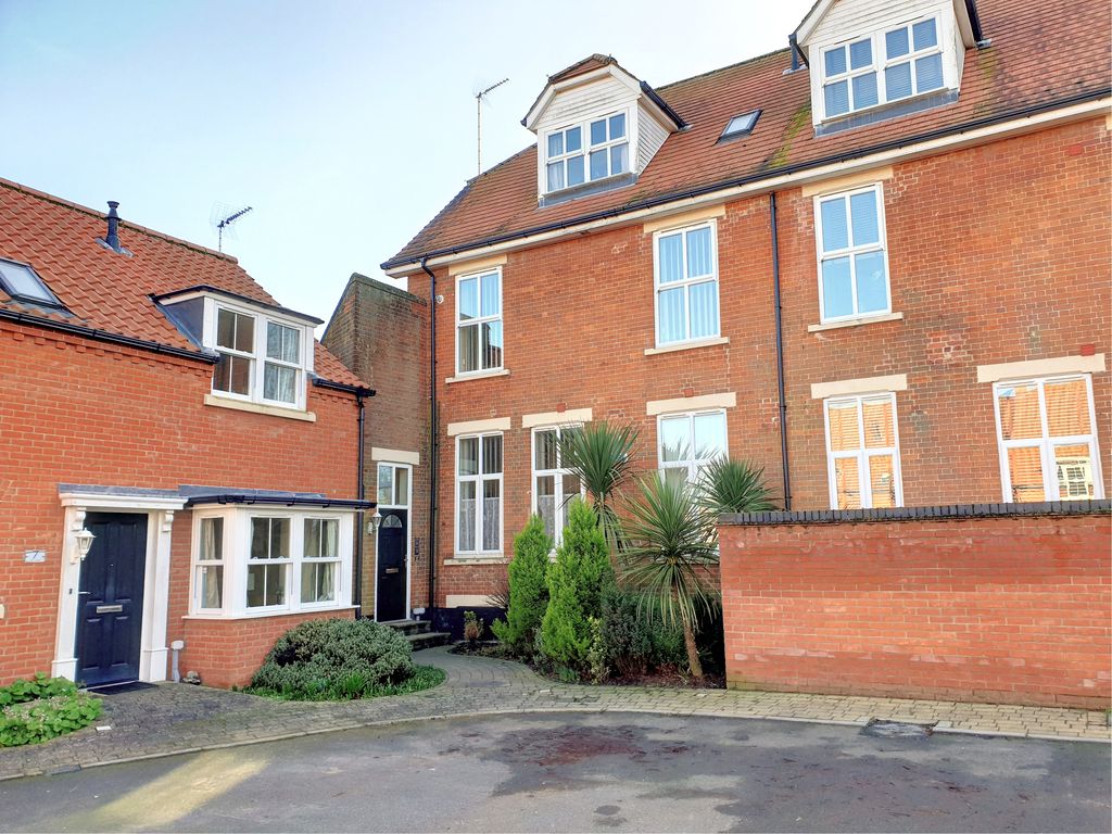 Property photo 1 of 8