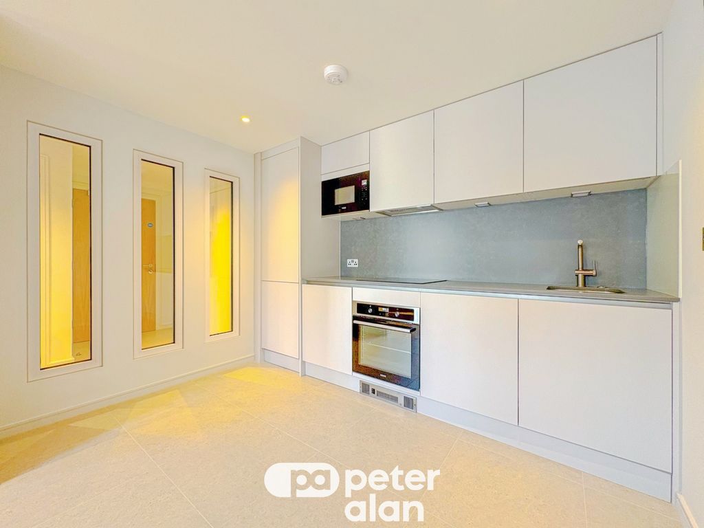Property photo 3 of 14 Kitchen