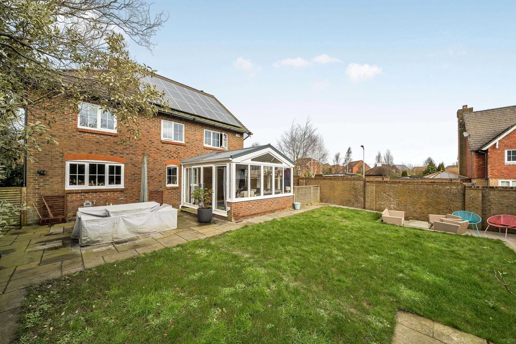 Property photo 3 of 22 Garden