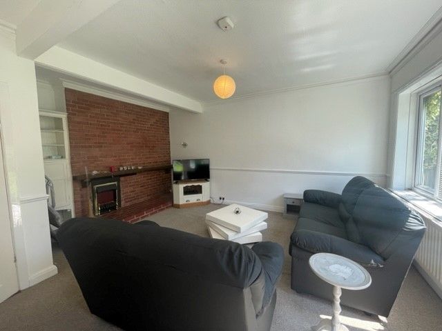 Property photo 3 of 6 Lounge
