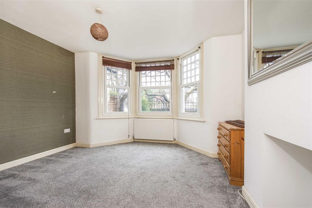Property photo 3 of 16 6
