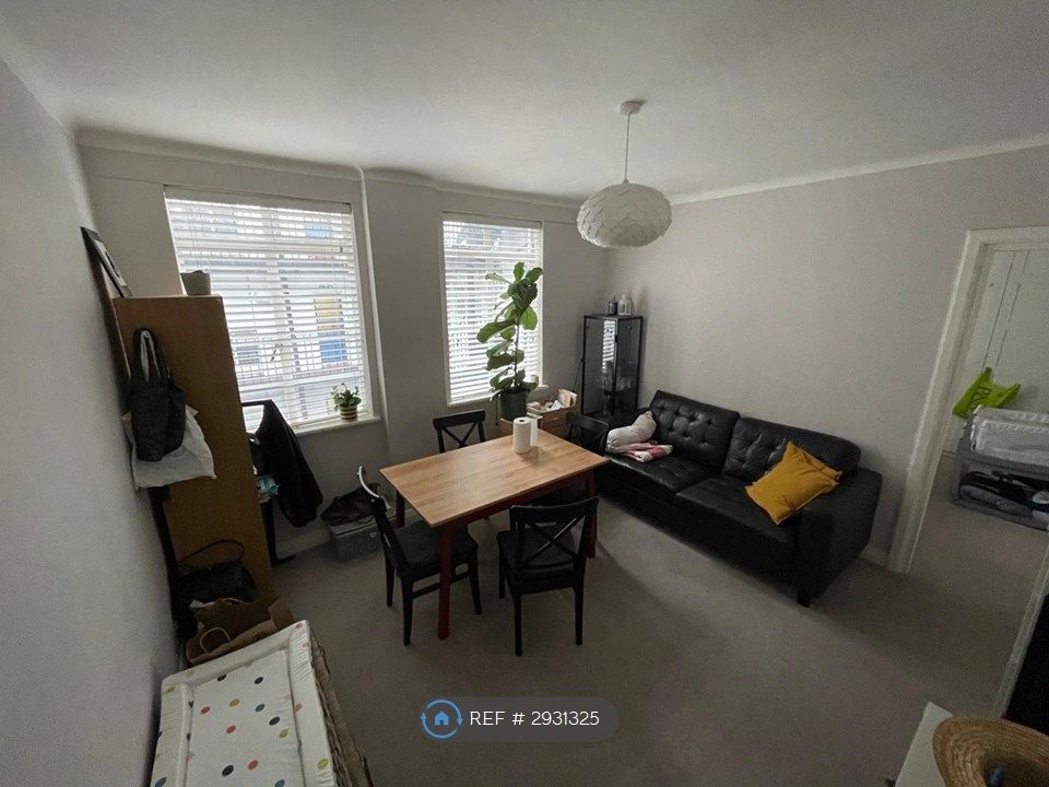 Property photo 1 of 5 Sitting Room