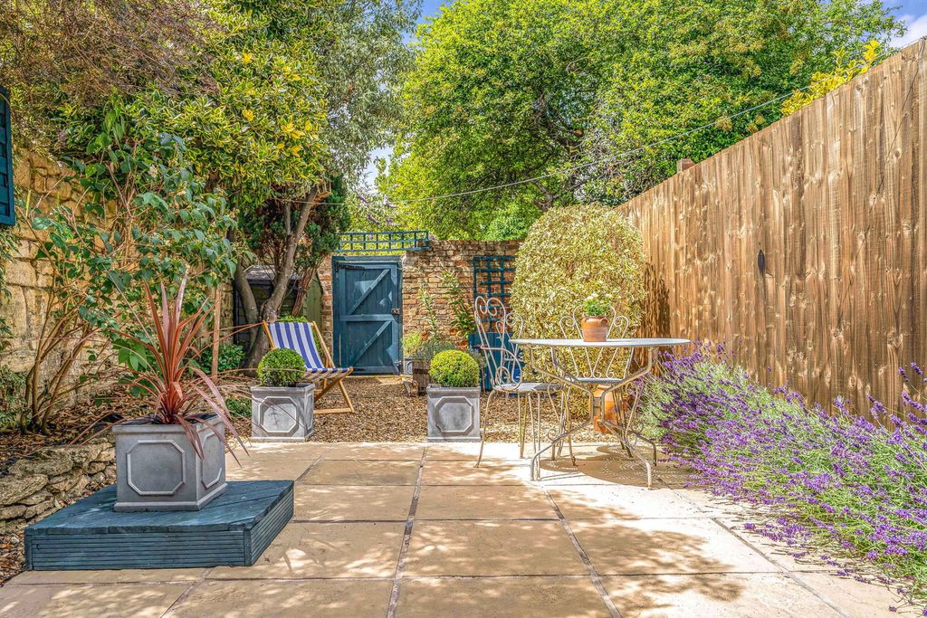 Property photo 1 of 26