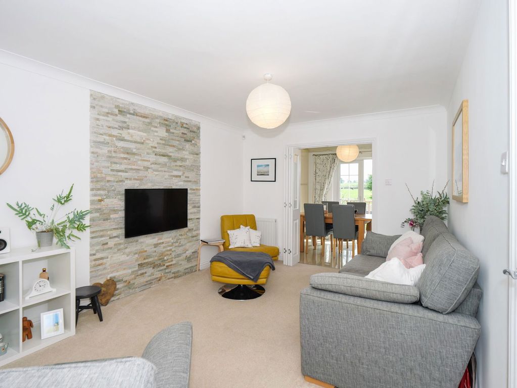 Property photo 3 of 27