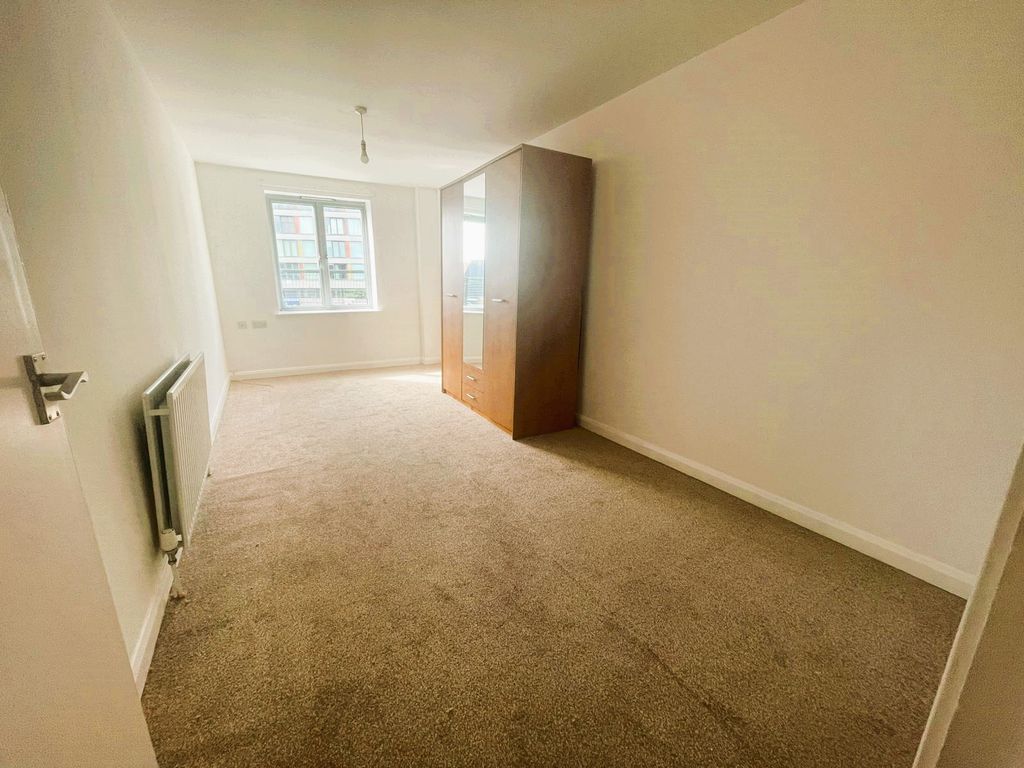 Property photo 3 of 6